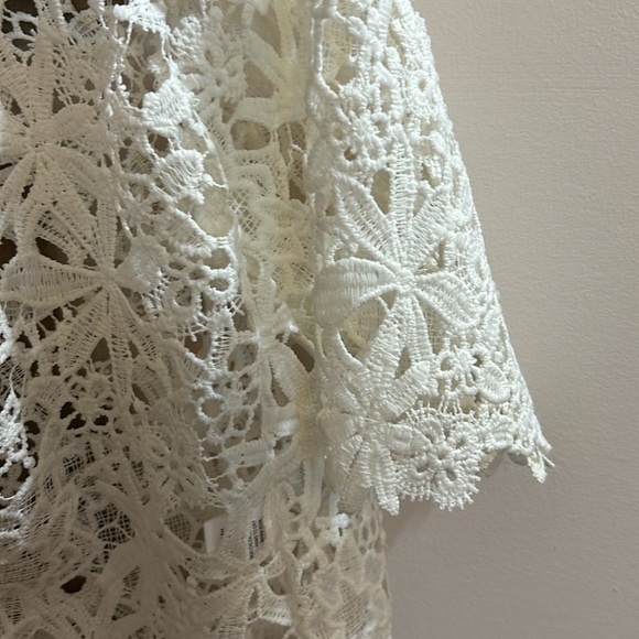 Rabbit Rabbit Rabbit Design Shrug White Lace Size Large. - Picture 5 of 5